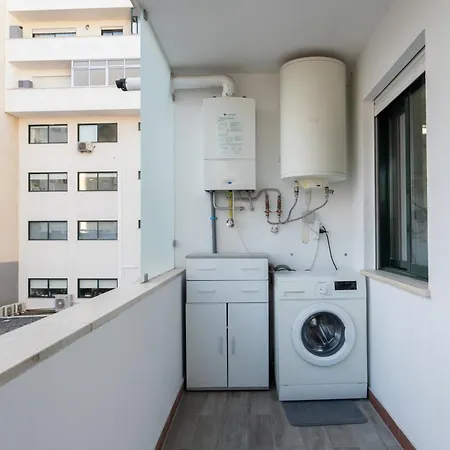 Host Wise - Elegant Spacious Flat W Balcony - Ace Location Lägenhet