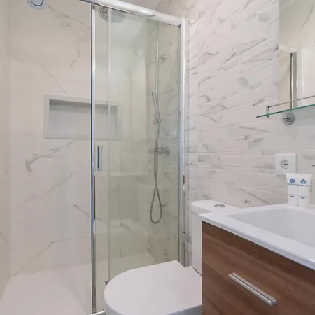 Lägenhet Host Wise - Elegant Spacious Flat W Balcony - Ace Location Vila Nova de Gaia
