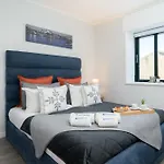 Host Wise - Elegant Spacious Flat W Balcony - Ace Location * فيلا نوفا دي غايا