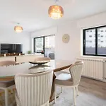 Host Wise - Elegant Spacious Flat W Balcony - Ace Location