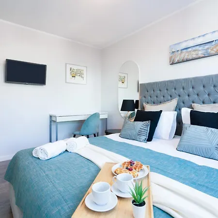 Apartment Host Wise - Elegant Spacious Flat W Balcony - Ace Location *