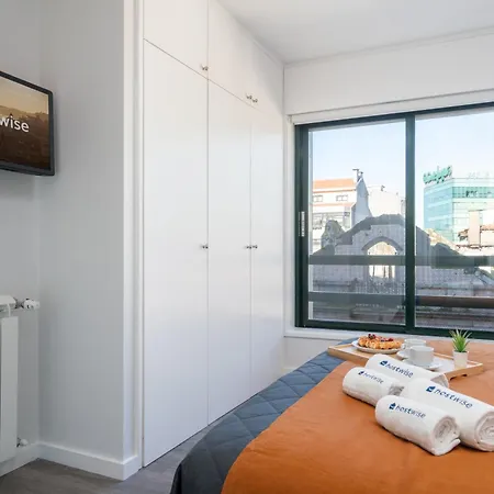 Host Wise - Elegant Spacious Flat W Balcony - Ace Location Vila Nova de Gaia