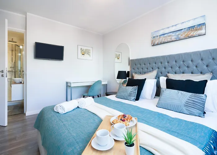 Apartman Host Wise - Elegant Spacious Flat W Balcony - Ace Location *