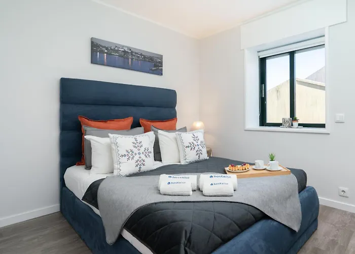 Host Wise - Elegant Spacious Flat W Balcony - Ace Location * Vila Nova de Gaia