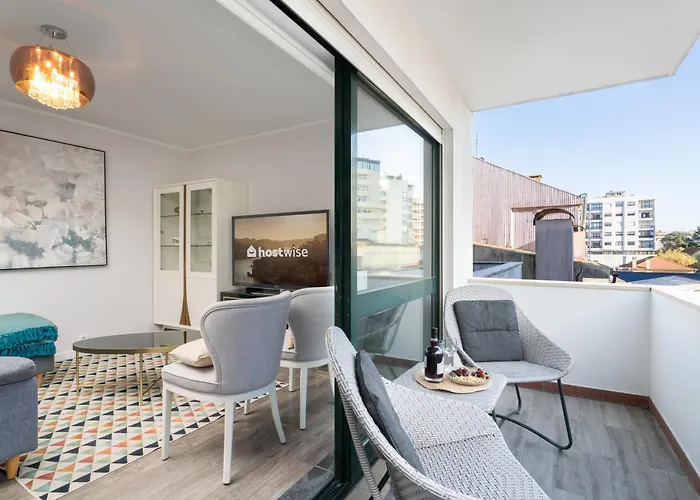 Host Wise - Elegant Spacious Flat W Balcony - Ace Location Vila Nova de Gaia